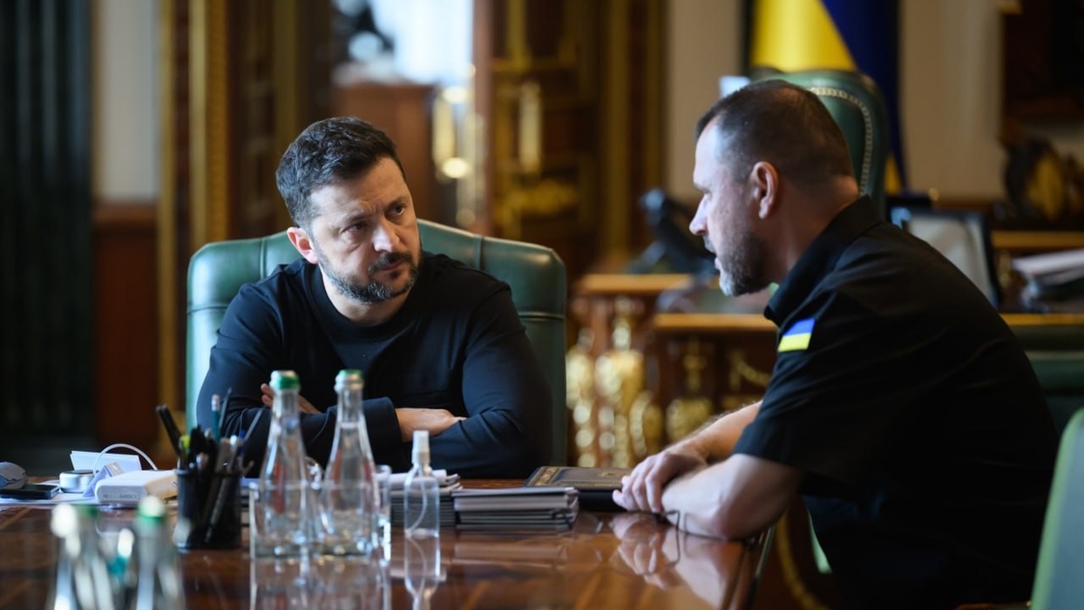 Zelenskyy announces NSDC meeting on road situation: More than cosmetic changes to rules needed
