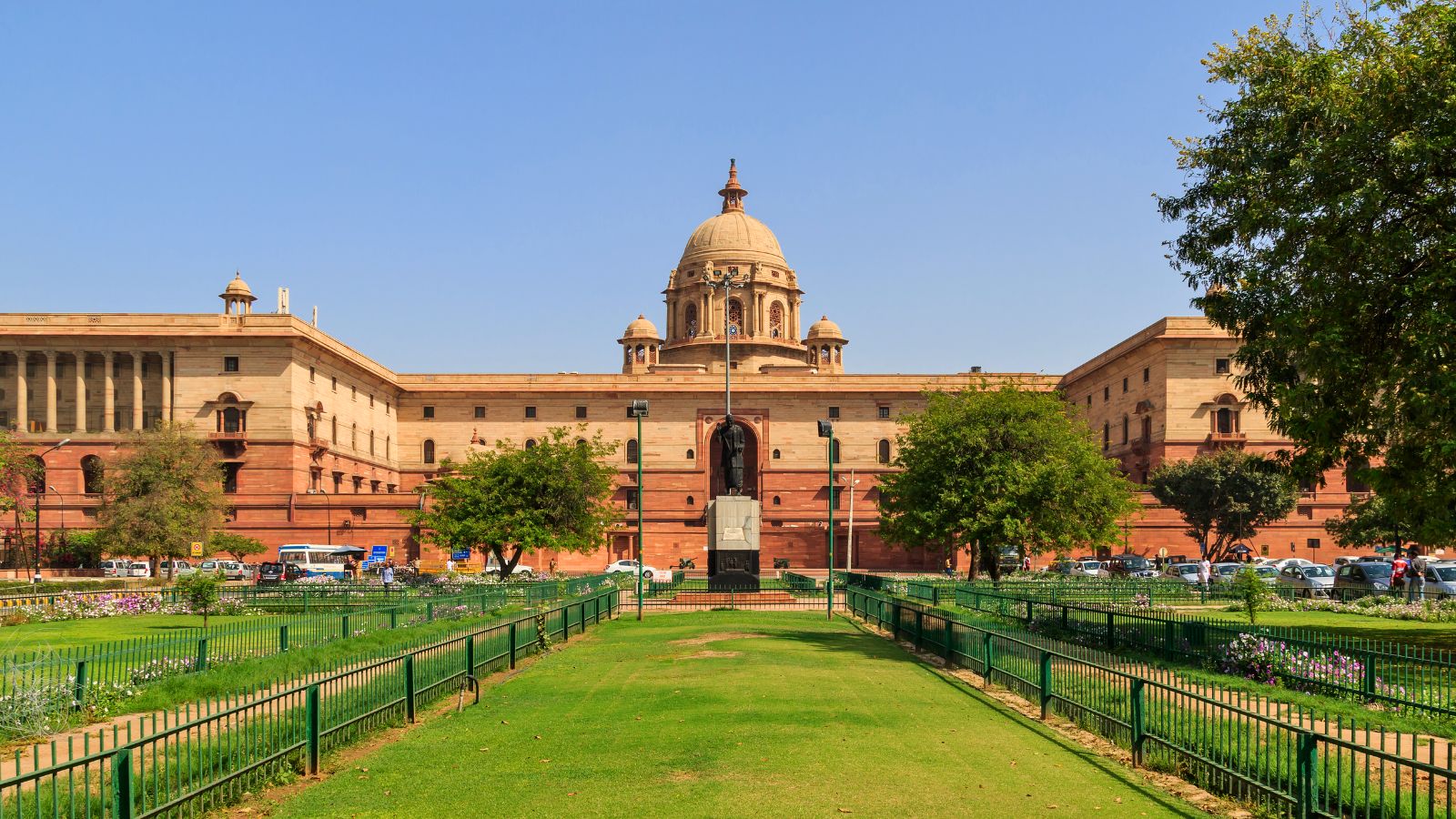 Why Ministry of Housing and Urban Affairs is a house divided