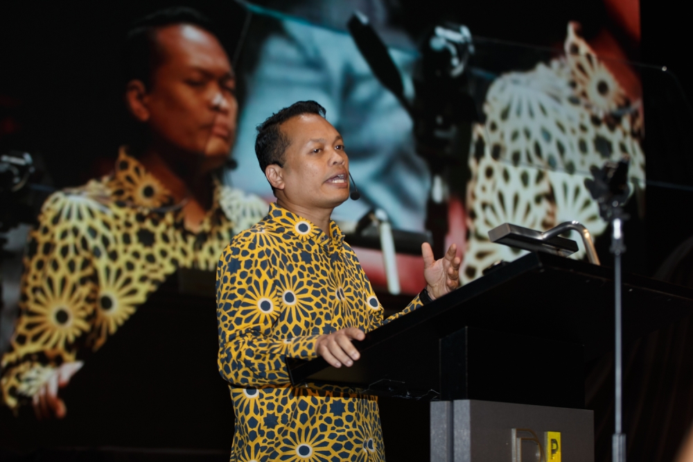 Bersama suspends Nik Nazmi from party activities for three months from Oct 20 after Jais incident
