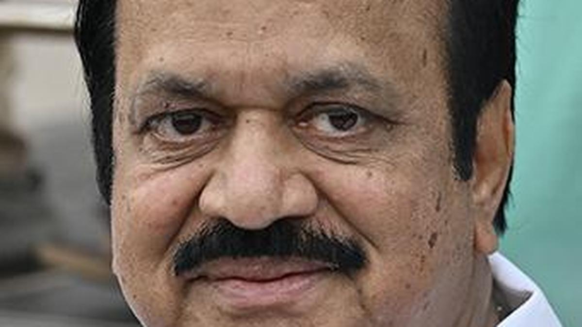 I leave it to the MLAs to decide whether they should get up when the Chief Minister arrives, says Tamil Nadu Assembly Speaker