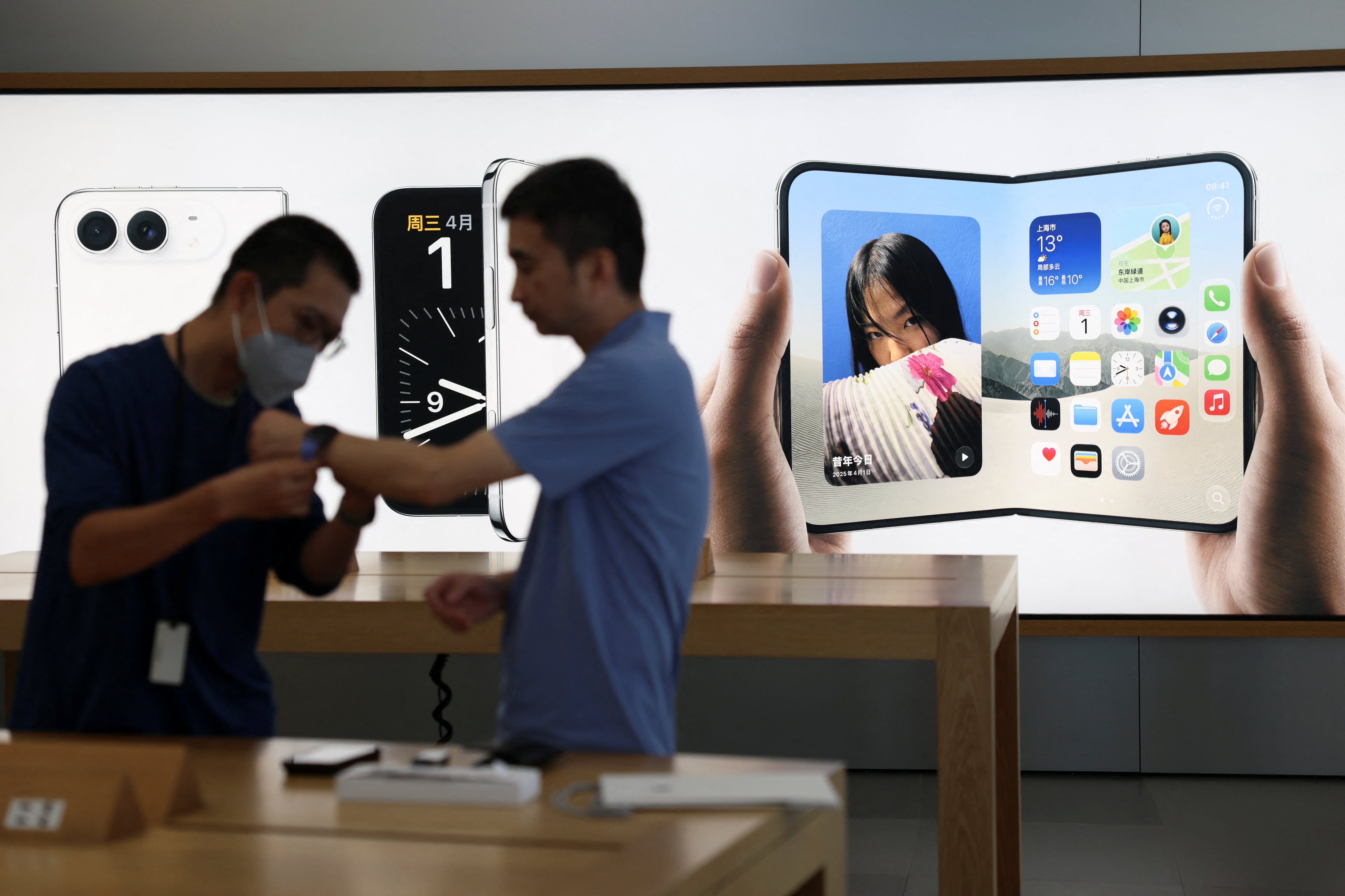 Apple to 'work hard' to fulfil iPhone Duo deliveries as orders overwhelm stock