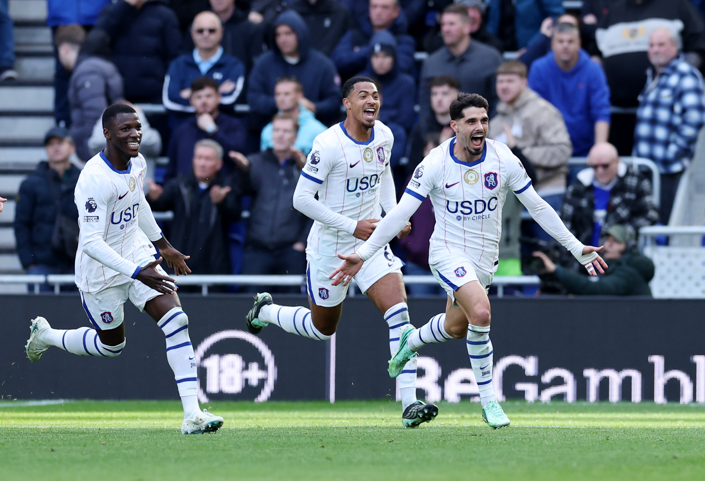 Neto double sees Chelsea end Everton’s unbeaten start