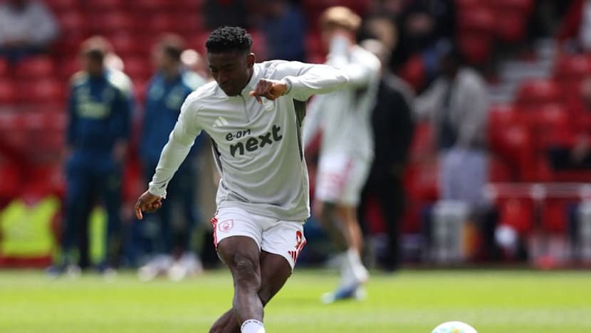 Coventry sign striker Awoniyi from Forest