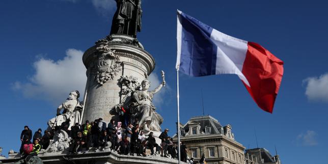 Clashes erupt in France as protesters vow to make government 'tremble'