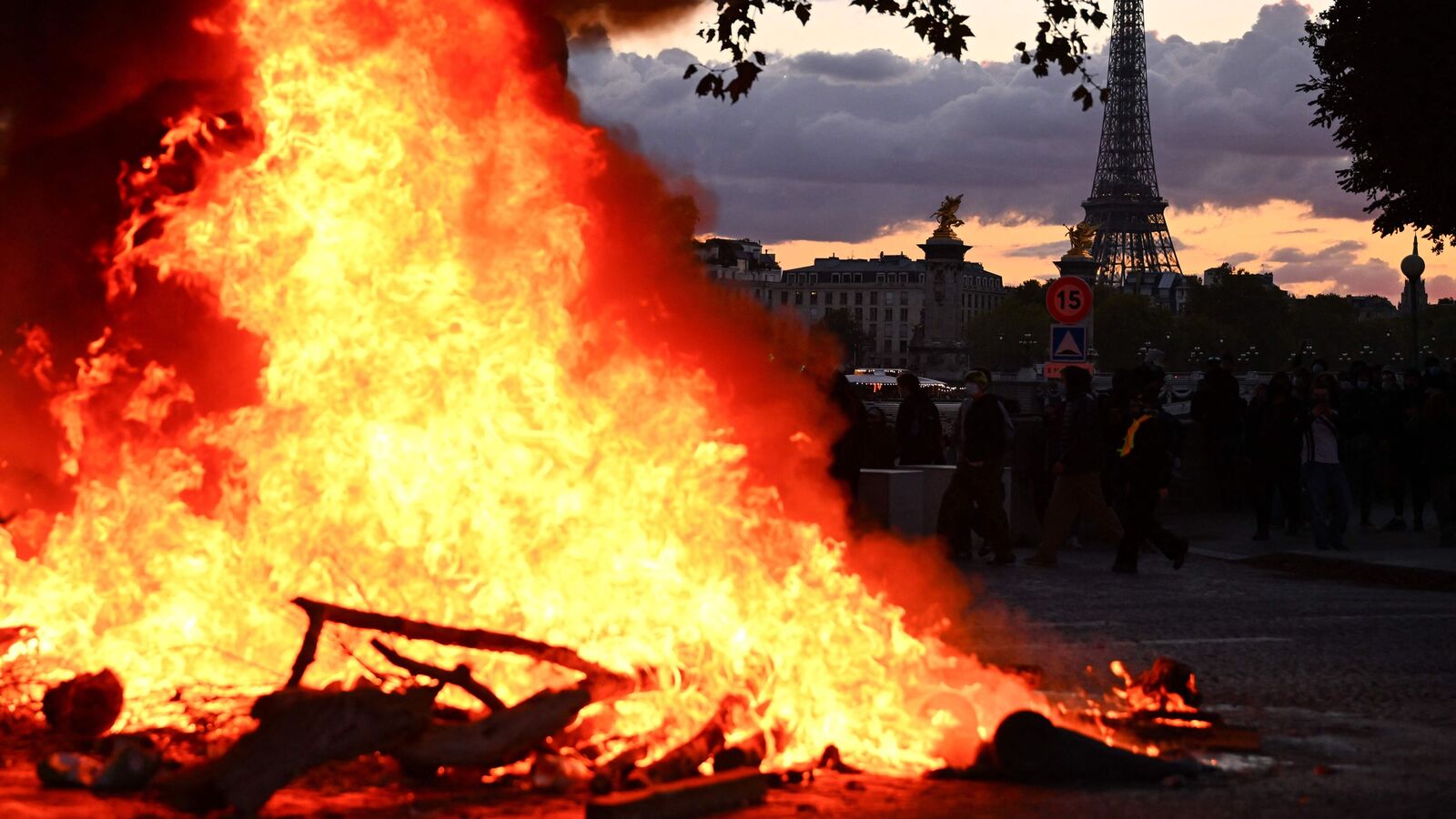 France Protests: Cars torched, shops looted as police arrest 272 demonstrators
