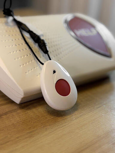 The Simple Safety Technology More Seniors Are Using To Prevent Emergencies