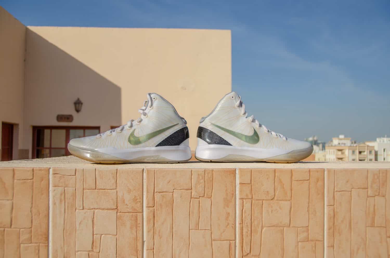 Nike Falls 3% to a Fresh 52-Week Low as China Weakness Overshadows Its Wholesale Rebound