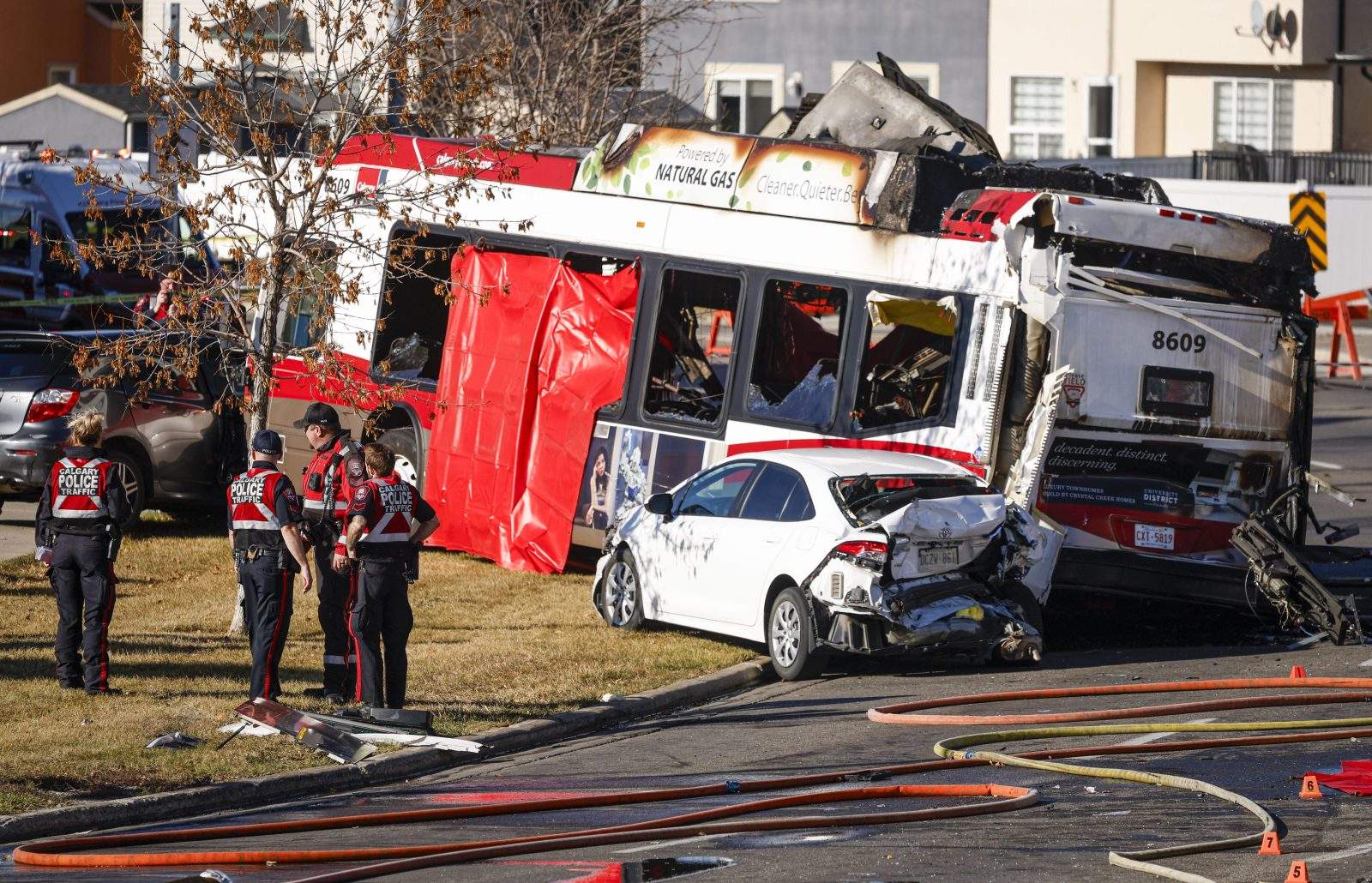 Expert says bus model involved in deadly Calgary crash considered ‘extremely safe’