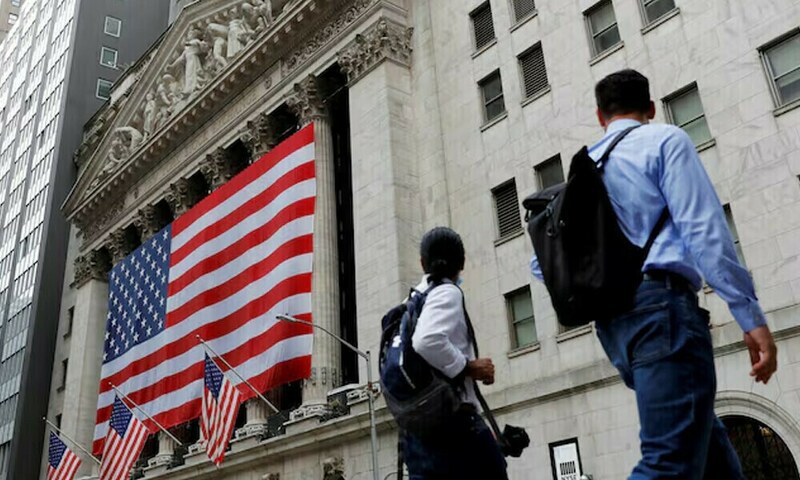 US weekly jobless claims rise marginally amid low layoffs