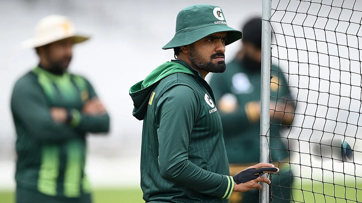Injury Scare For Pakistan: Captain Babar Azam's England Test Spot In Doubt After Middle-Finger Injury; VIDEO