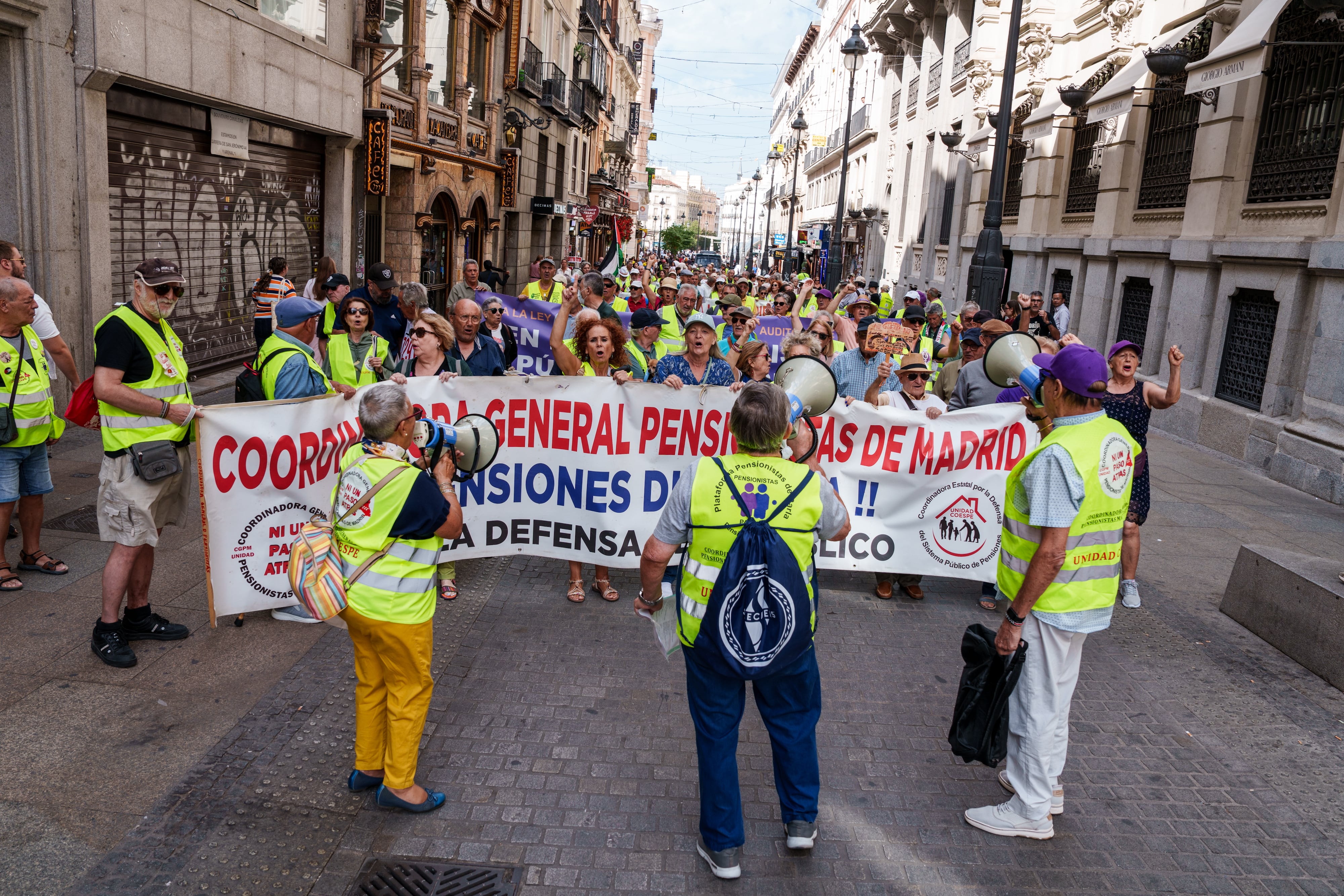 The pension debate enters swampy terrain: should the model be reformed or changed for another?