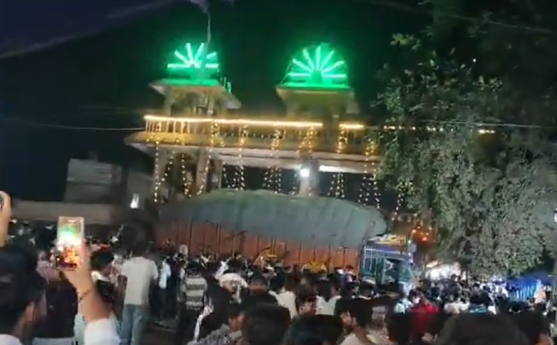 12 dead, 30 injured as speeding truck hits templegoers in central India