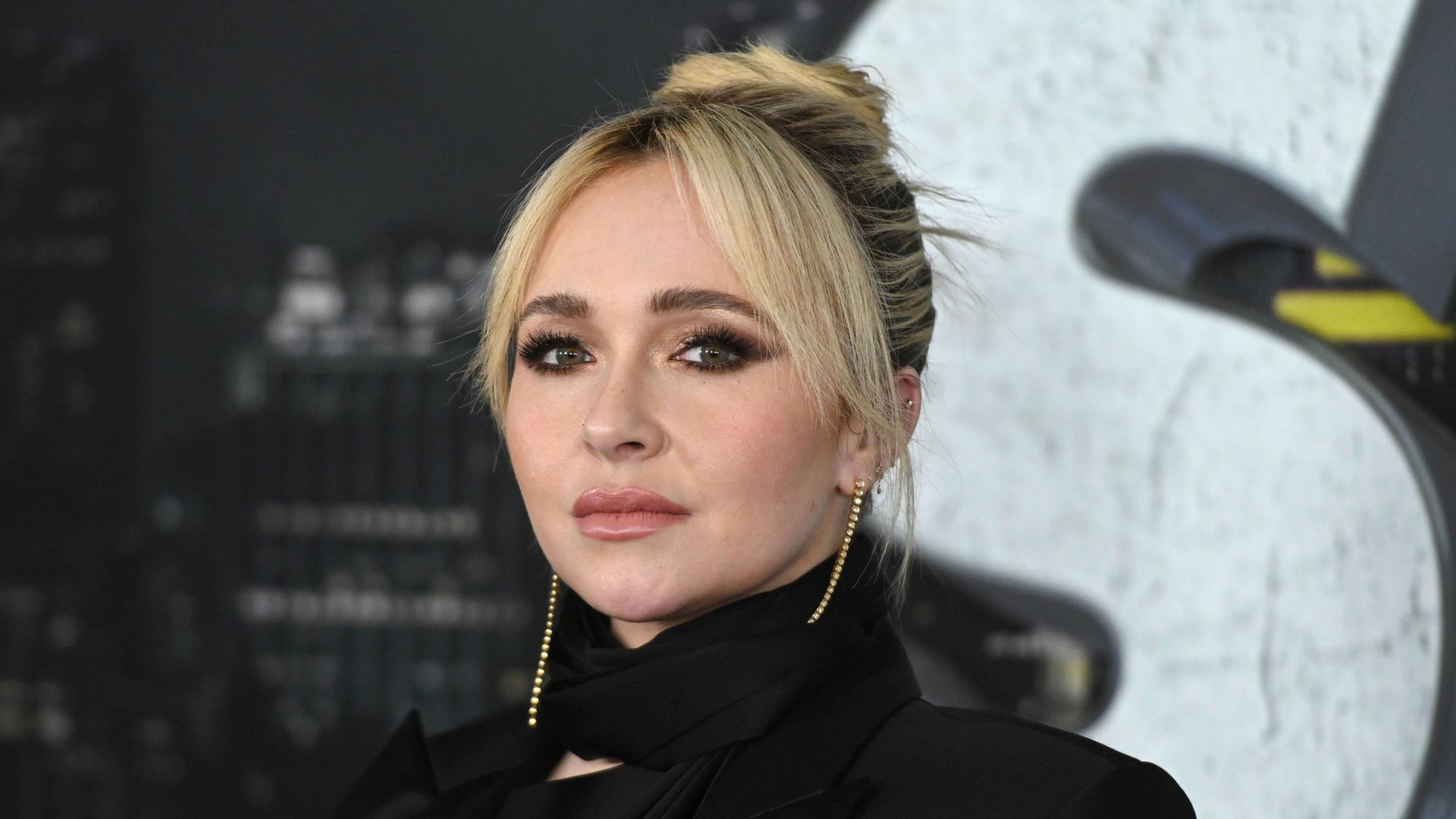 Offiers told Hayden Panettiere in 'cardiac arrest', police probing actress's death say