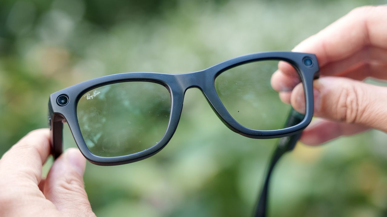 Meta files patent for AI facial recognition glasses that identify people around you and record automatically
