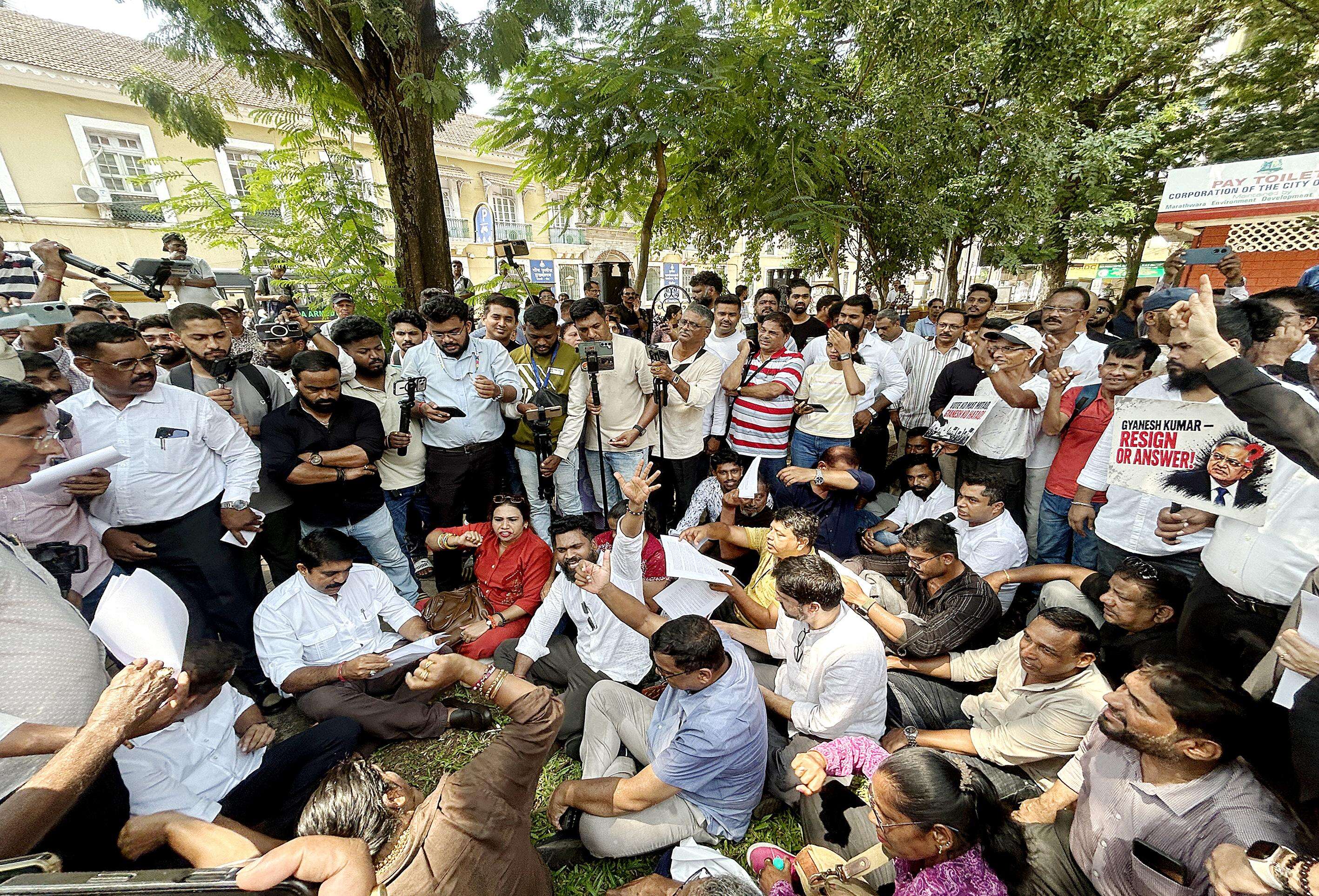 CJP protest: Police file FIR against 300 for anti-Hindutva slogans