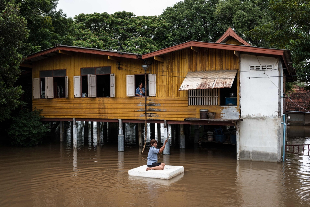 Thailand warns of flash floods and landslides in Bangkok, 35 provinces as heavy rain threatens until Oct 25