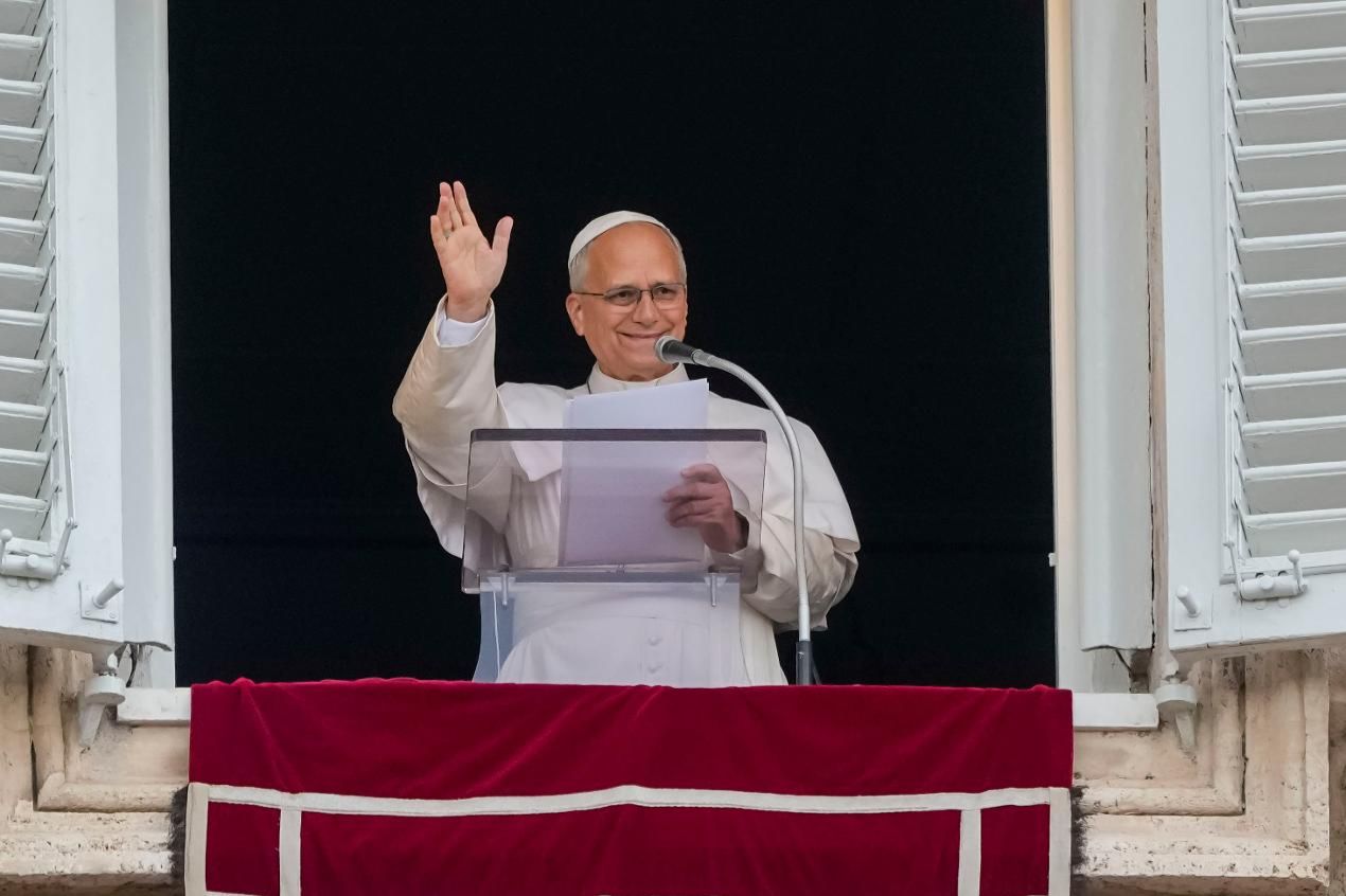 Faithful gather to welcome Pope Leo back for Sunday blessing after cancer surgery