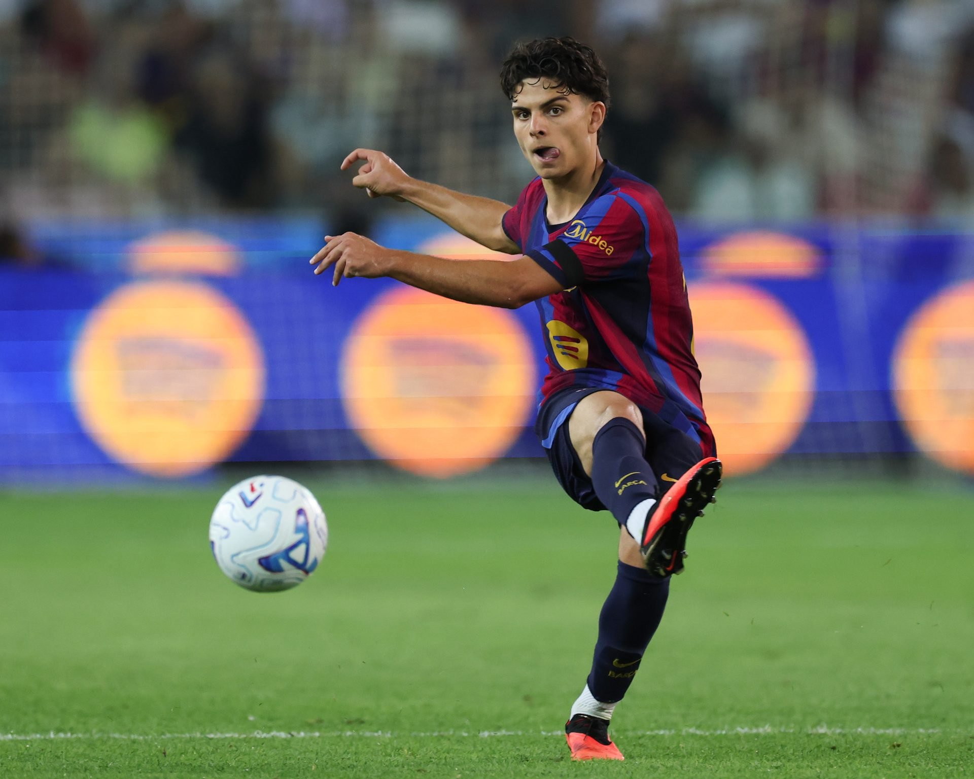 Barcelona’s Xavi Espart dilemma: a right-back with a midfielder’s game