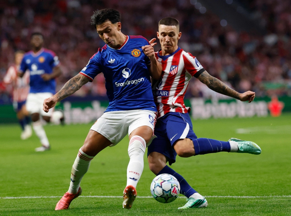 Lisandro Martinez survives United backlash, starts at Leeds despite explosive hierarchy comments