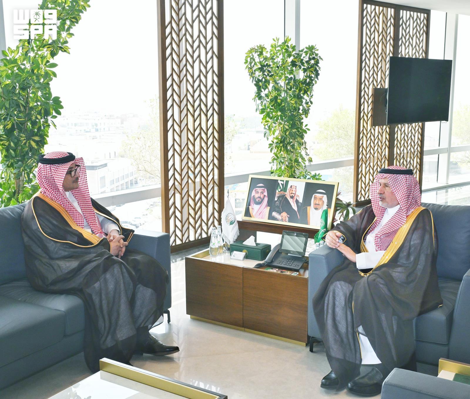 KSrelief chief, Saudi ambassador to Syria discuss humanitarian efforts