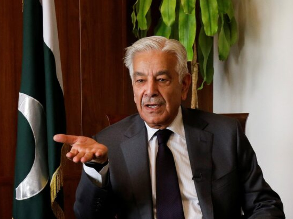 Khawaja Asif raises alarm over bureaucrats' 'exodus' to Portugal