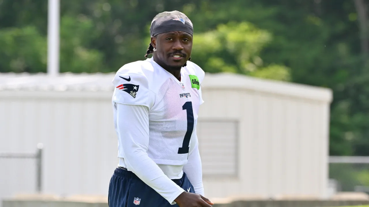 Is A.J. Brown Playing Today? Patriots Reveal WR's Status Before Week 6 Game vs. Jets