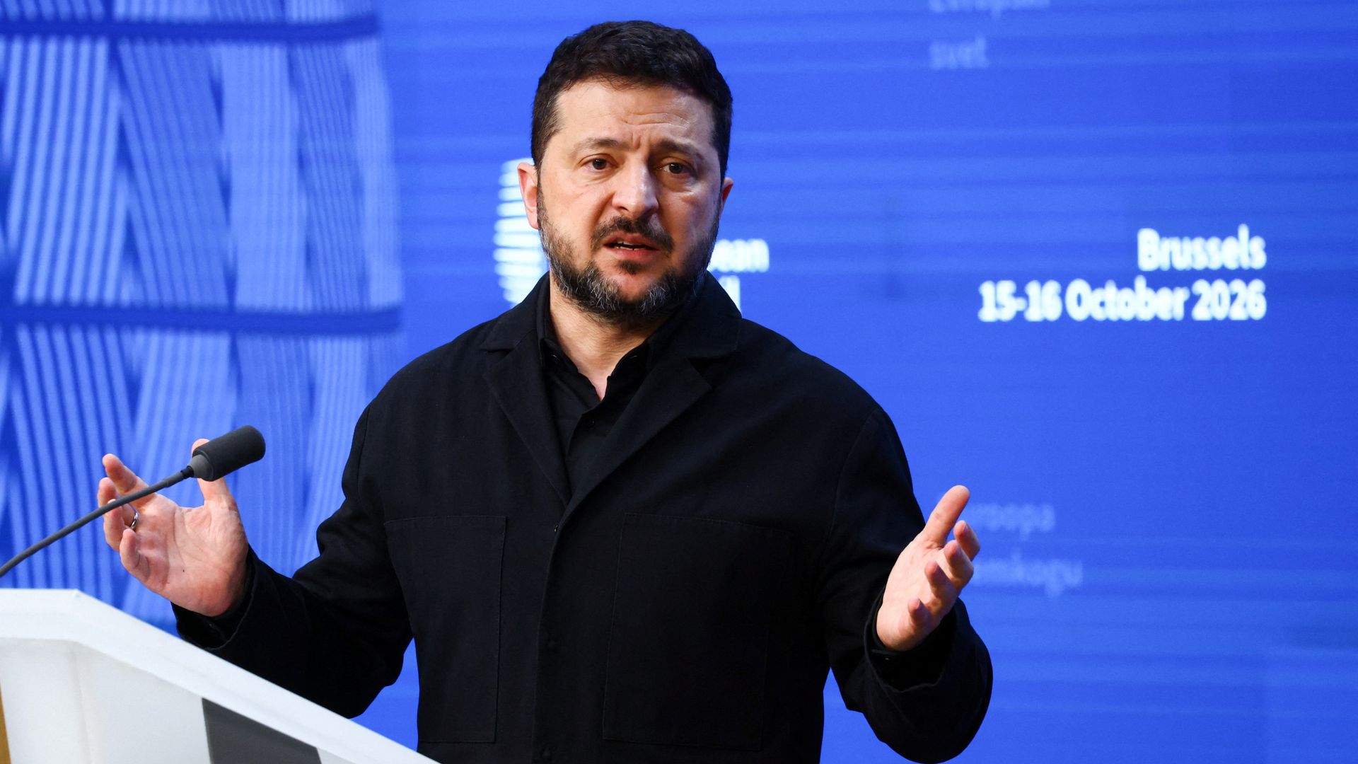 Zelenskyy says US taking Putin's side would be 'historic mistake' - as Russian oil sites attacked