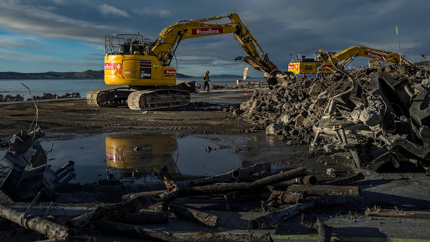 Hobart wharf demolition paving way for new icebreaker berth