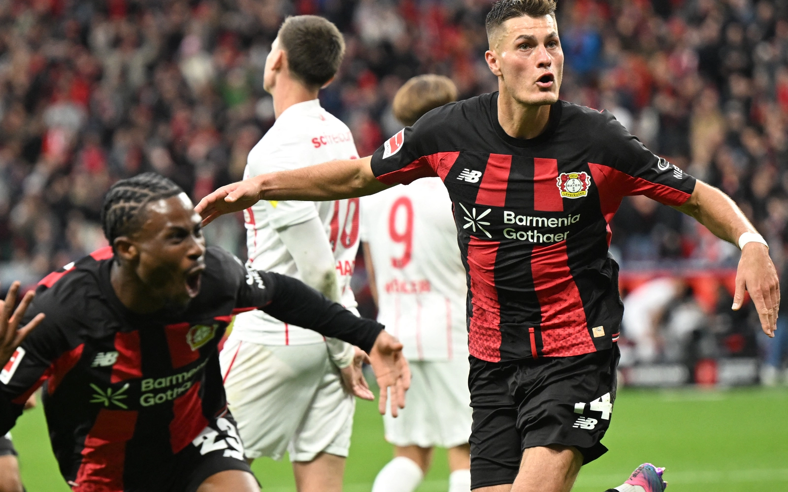 Maza, Schick help Leverkusen beat Freiburg