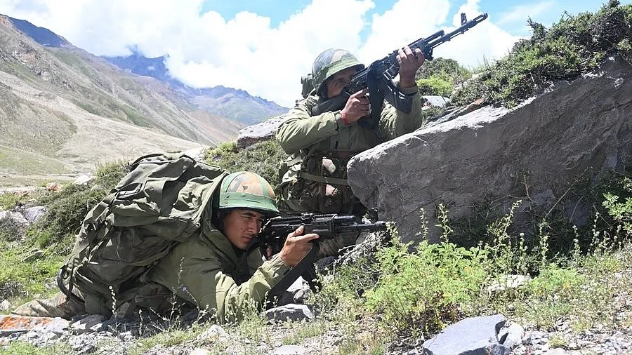 DRDO's Kanpur Lab, UPTTI To Develop GPS-Enabled Smart Uniforms For Indian Soldiers