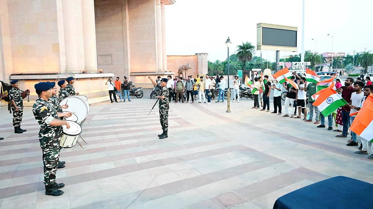 SSB Brass Band Performance At Lucknow Mall Celebrates Independence Day With Patriotic Fervour