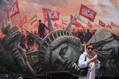 U.S. eyes Hormuz deal ‘today or tomorrow’ as ship sinks in Red Sea