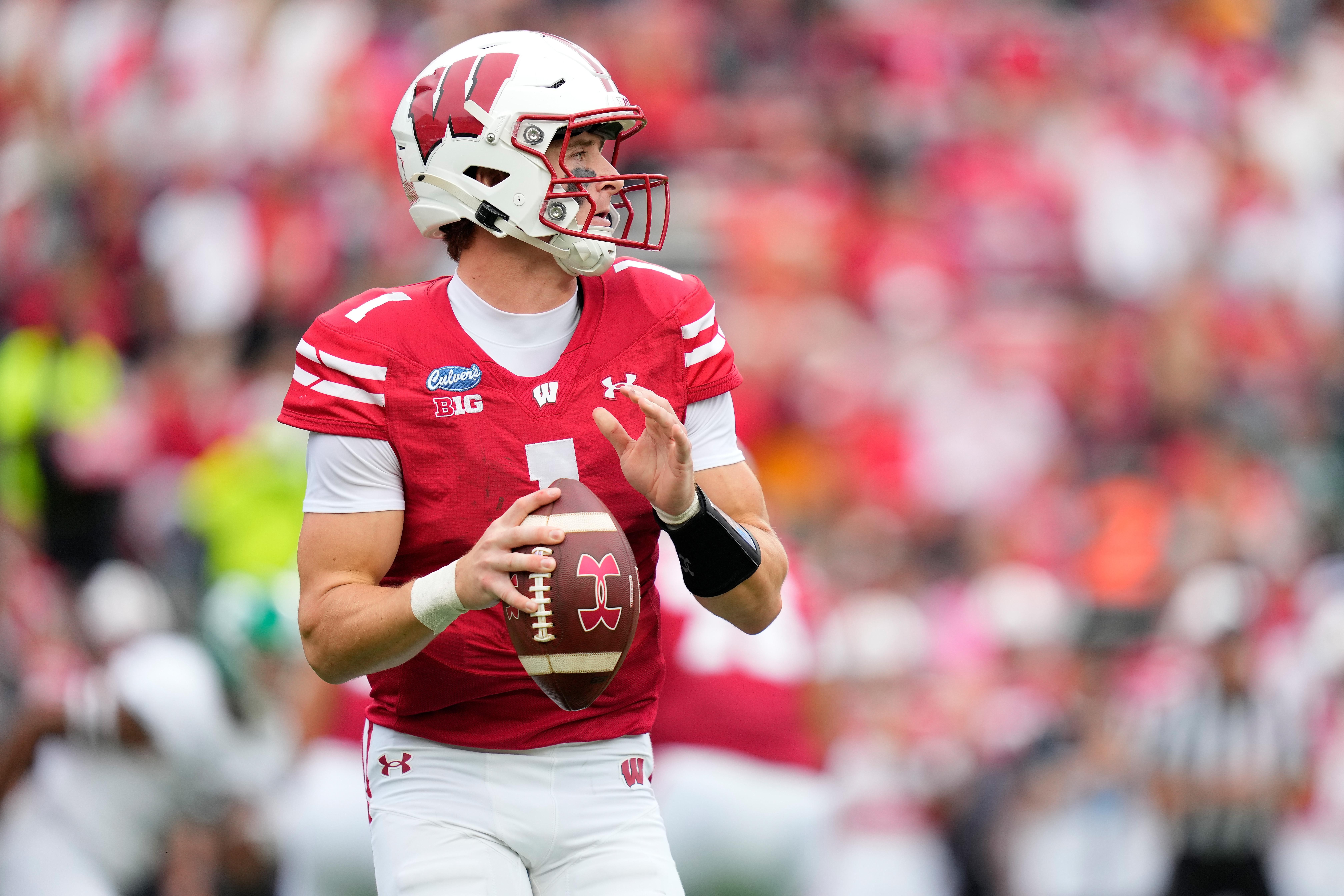 Badgers grades, snap counts on offense from Week 7 vs. UCLA: A lot of players struggled