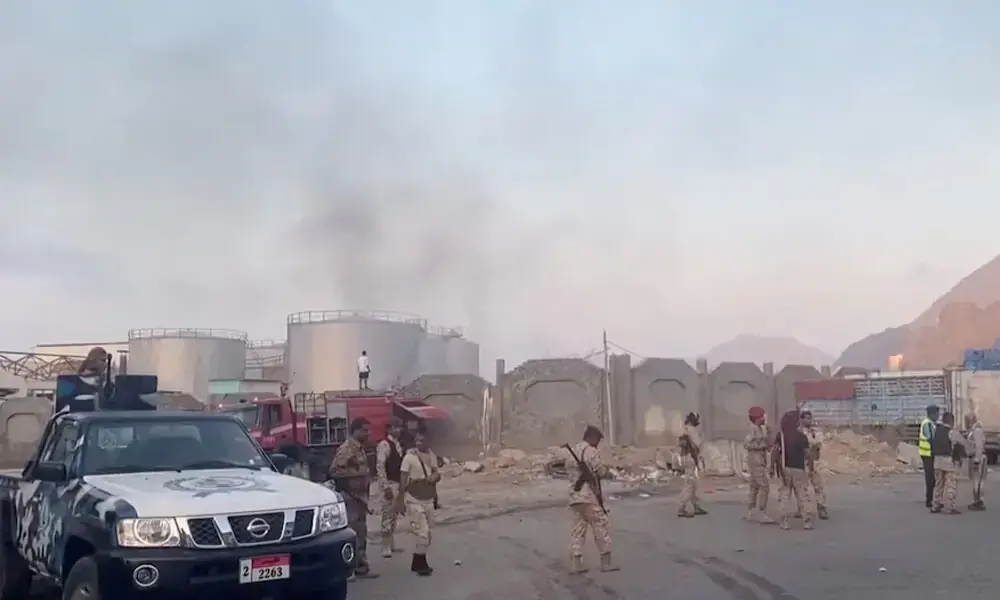 Saudi coalition, Houthis trade strikes as disruption spreads