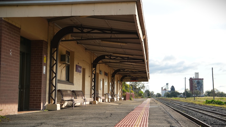 Victorian Liberal Nationals promise to return V/Line trains to Mildura