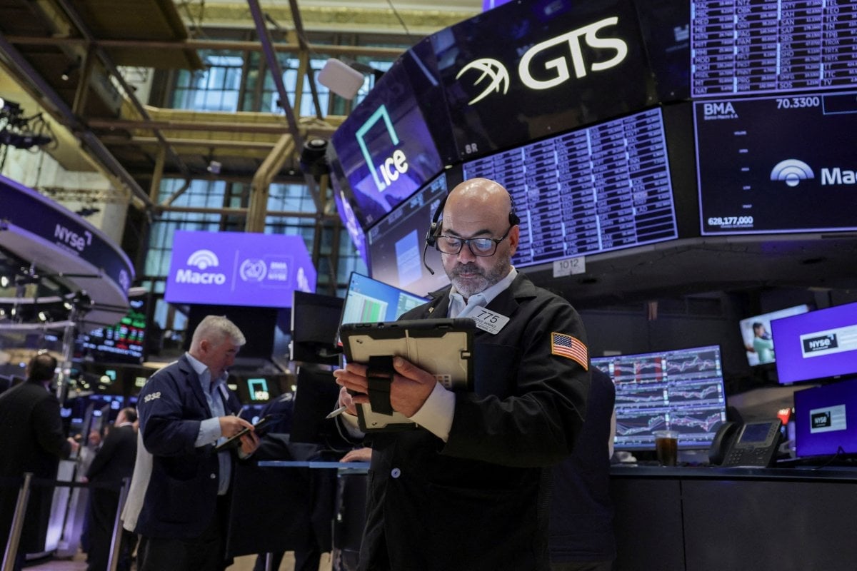 Andersen stockholders launch 4.3 million share offering