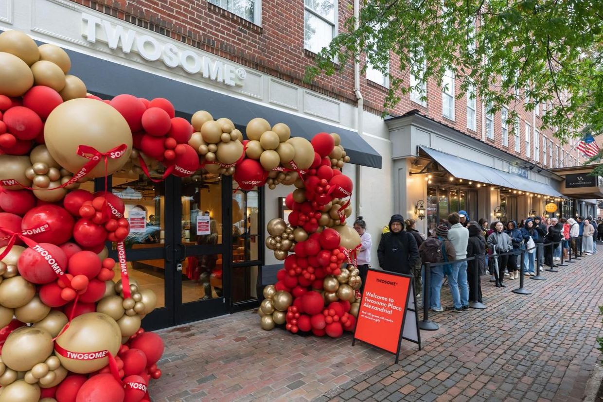 A Twosome Place makes US debut in Virginia, drawing all-day crowds