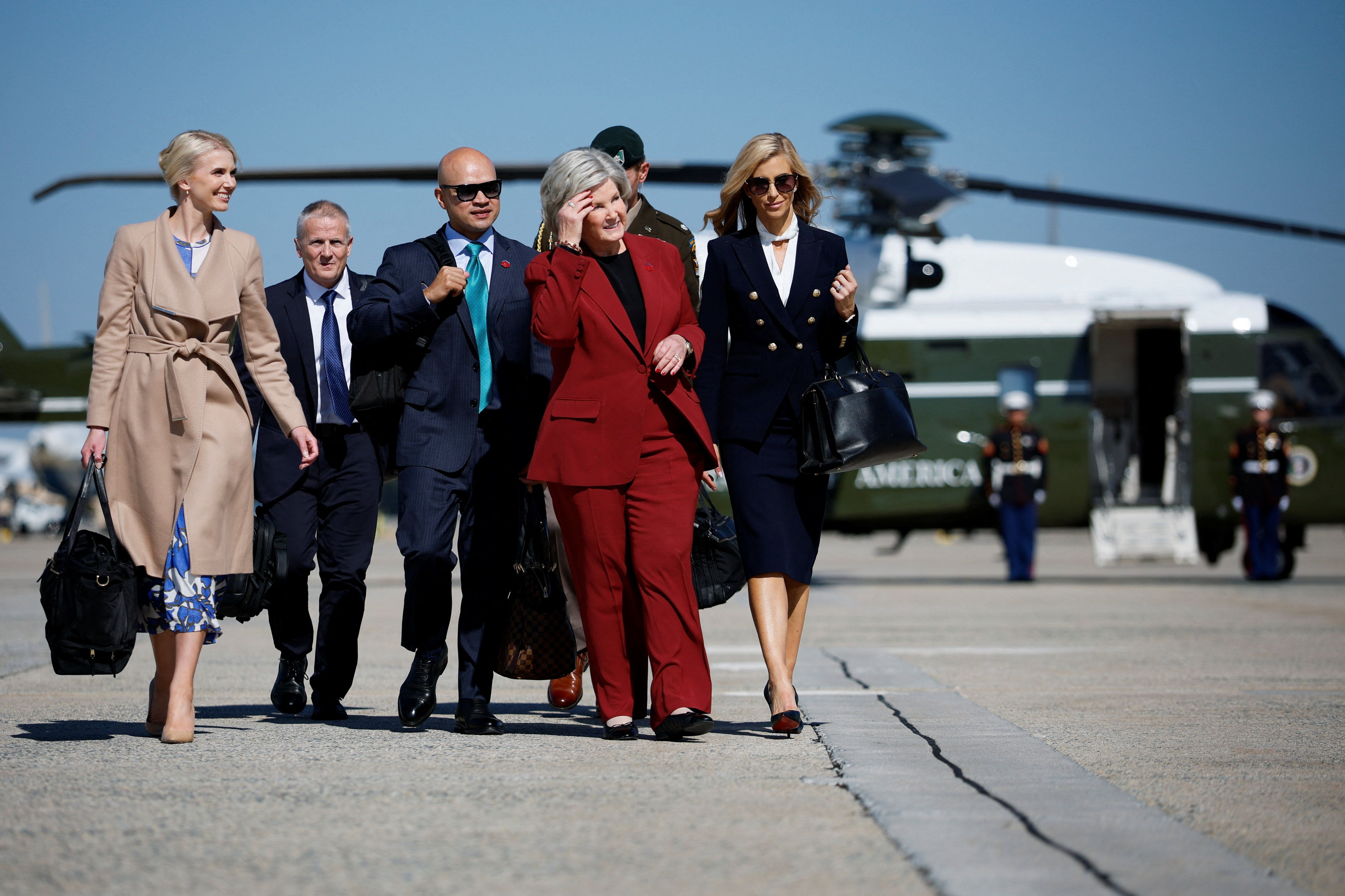 White House allies play midterms blame game