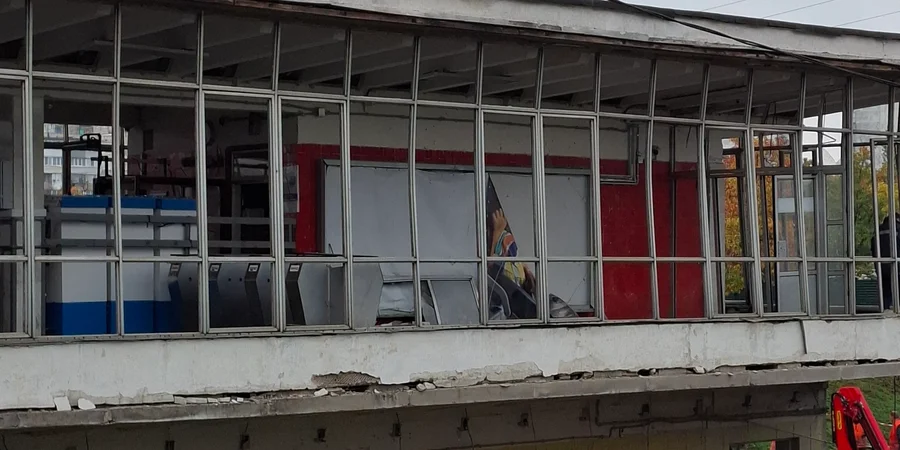 Photos show damage to Kyiv’s Chernihivska metro station after Russian strike