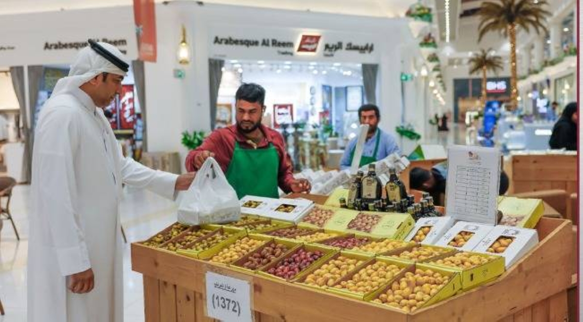 Over 12 Tons of Local Dates, Fruits Sold at Supermarkets