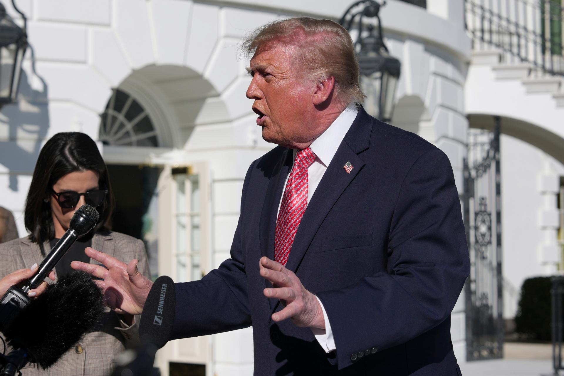Trump says he is open to joining trilateral meeting with Xi, Putin