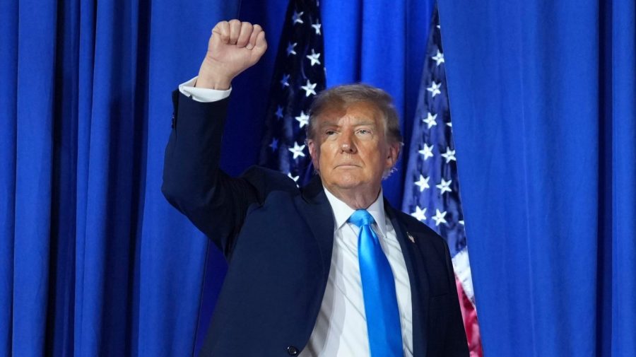 Watch live: Trump heads to Kansas as GOP fights to hold Senate