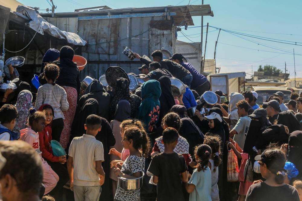 UN food agency slashes Gaza aid by a third