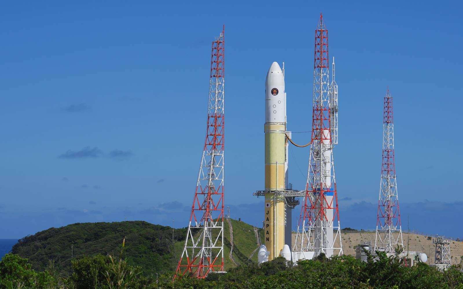 Japan successfully launches probe in historic Mars moon mission
