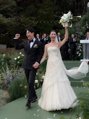 'KPop Demon Hunters' singer-songwriter Ejae ties knot with producer Sam Kim