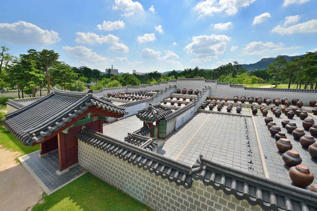 Taste the past at Gyeongbok Palace as royal sauce storage opens to public