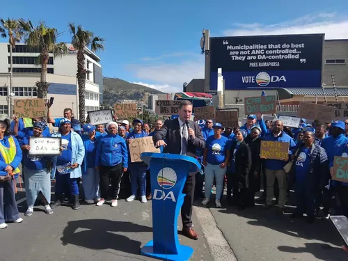 Hill-Lewis targets outright DA majority in Cape Town despite close polls