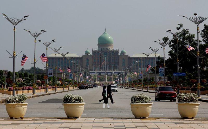 Muhyiddin calls for more comprehensive reforms, action to tackle urban poverty