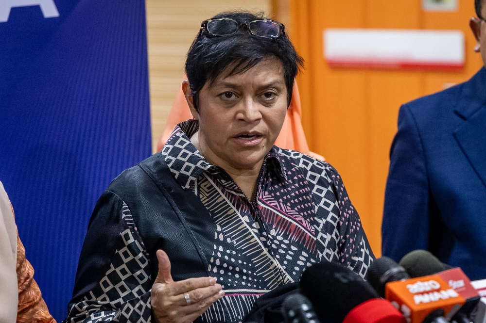 Schools still first channel to seek justice for bullying, Anti-Bullying Tribunal (TAB) only next option, says Azalina