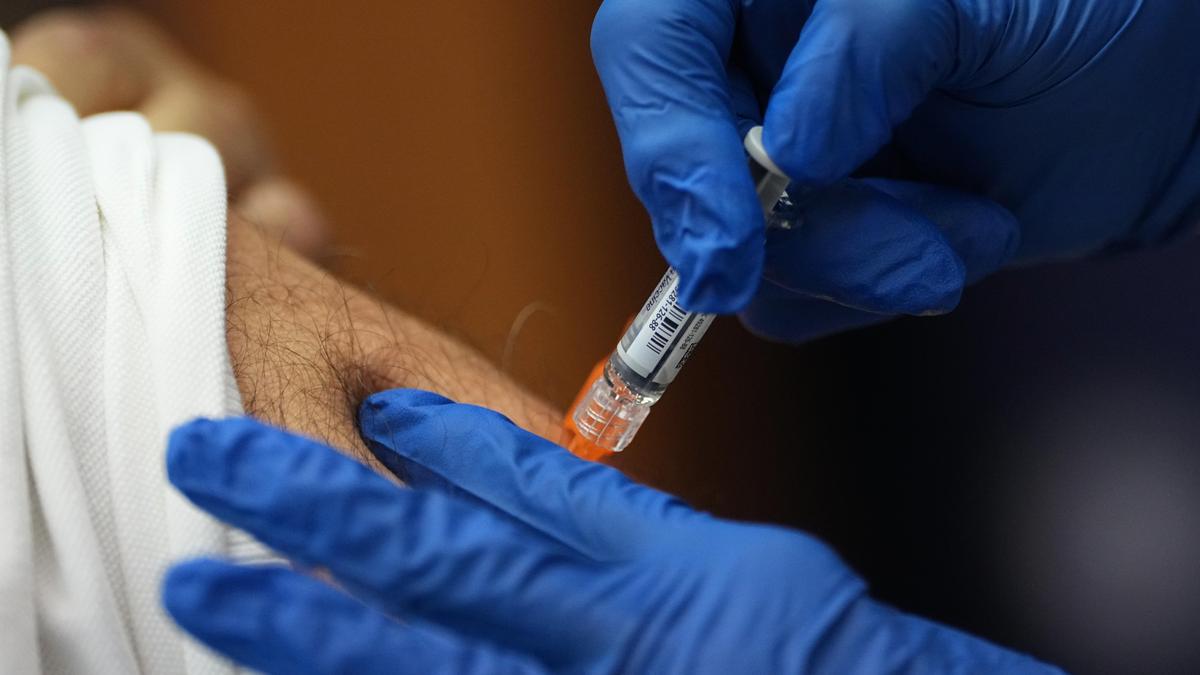 Early U.S. flu season, current strain may signal risk for younger people; doctors urge shots
